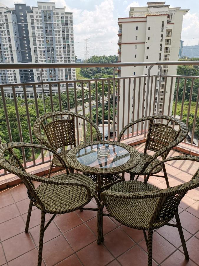 Ainis Guest House In Vista Amani Condominium Kuala Lumpur Luaran gambar